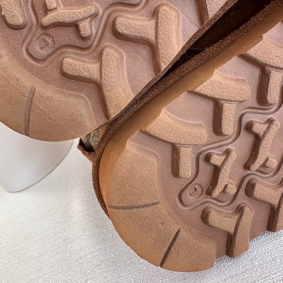 BearPaw Tan Suede/Sweater Fur Insulated Weatherproof Boots Women’s 7 - Picture 13 of 14